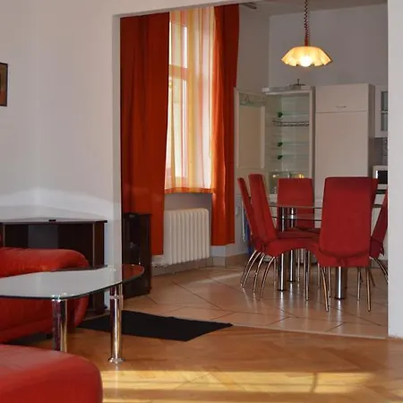 Апартаменты Large 110m2 Old Town With Danube View, 3br, 2ba, Sleeps 9 Братислава